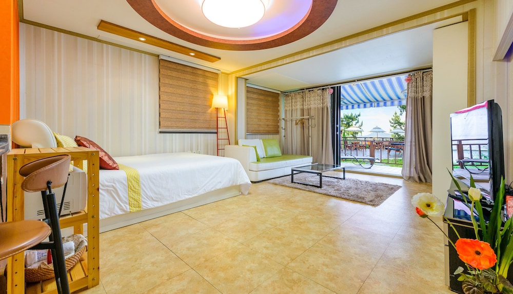 Room (Montara) photo 1