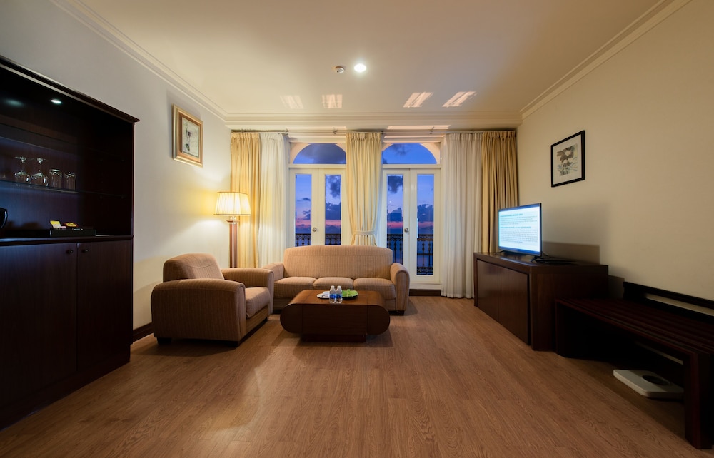 Premium Double Room, 1 King Bed, Ocean View photo 1