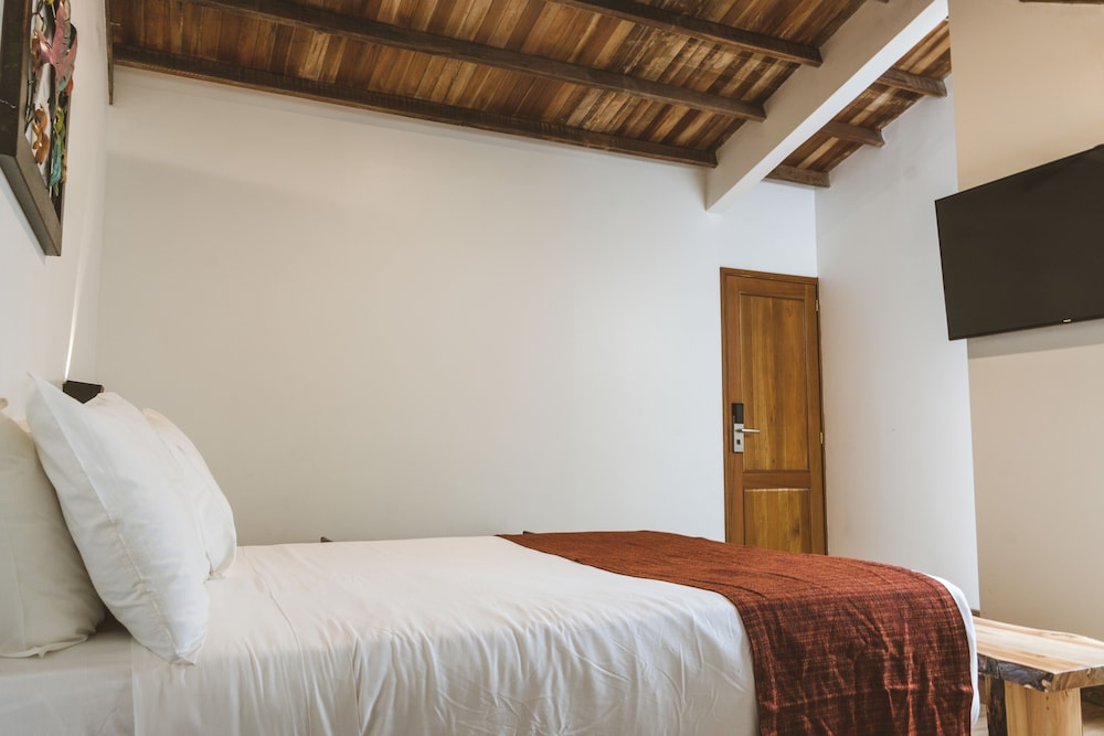 Superior Double Room, 1 Double Bed, Private Bathroom, photo 6