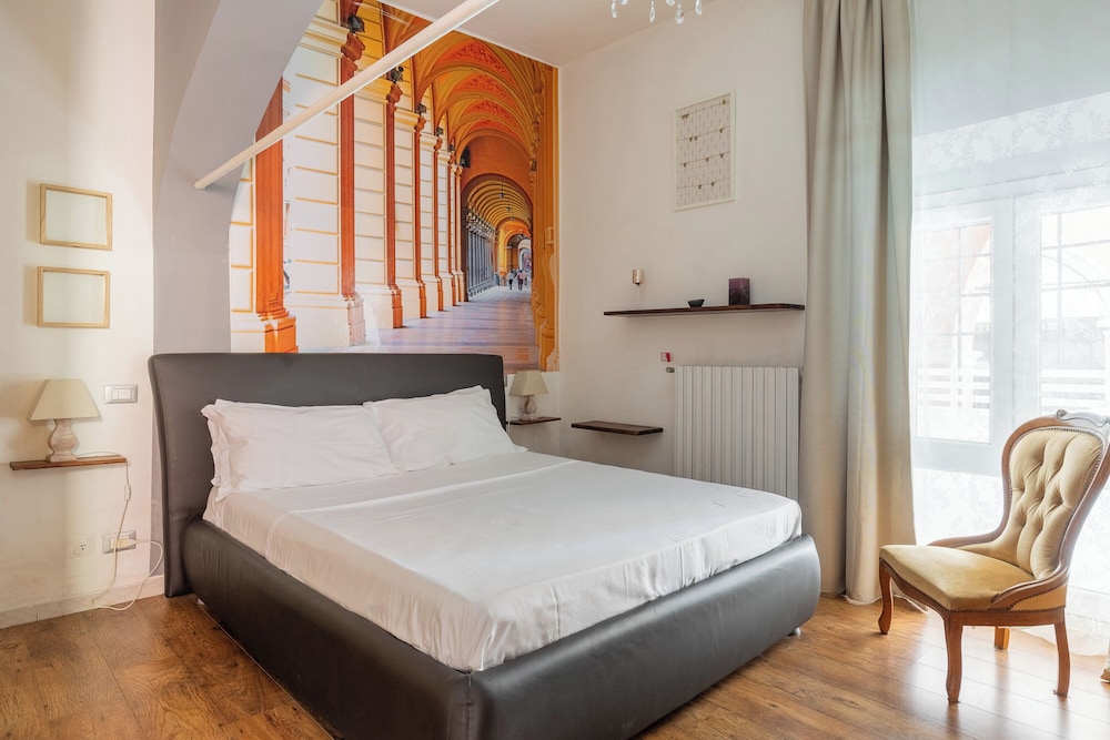Apartment, Canal View