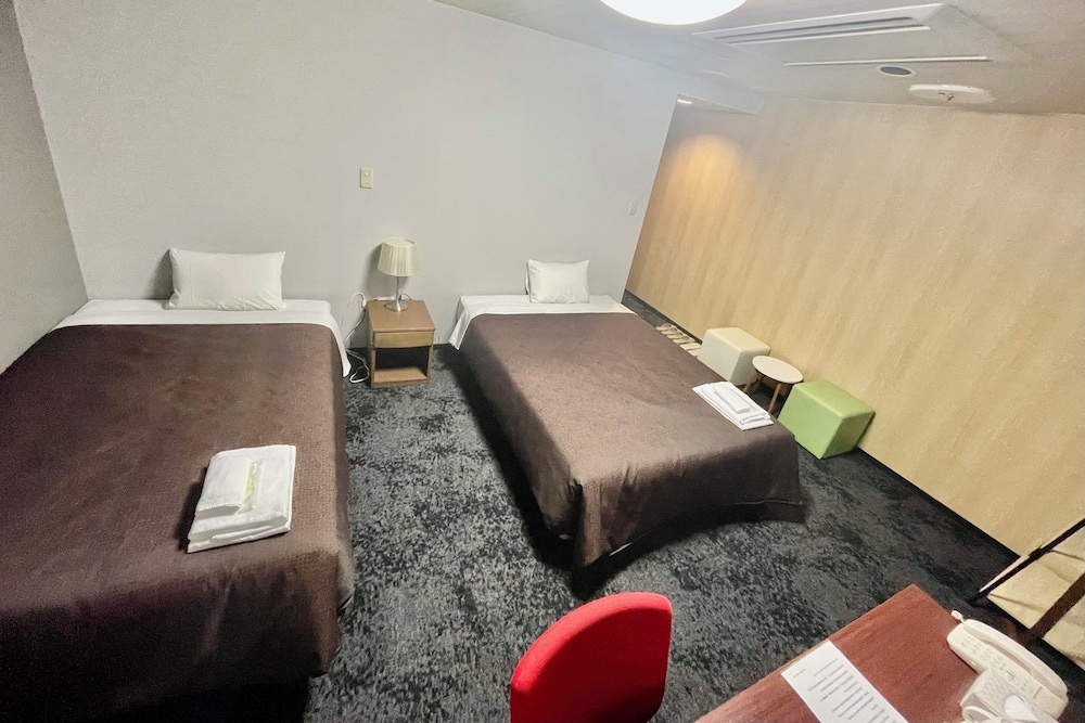 Standard Twin Room, Smoking