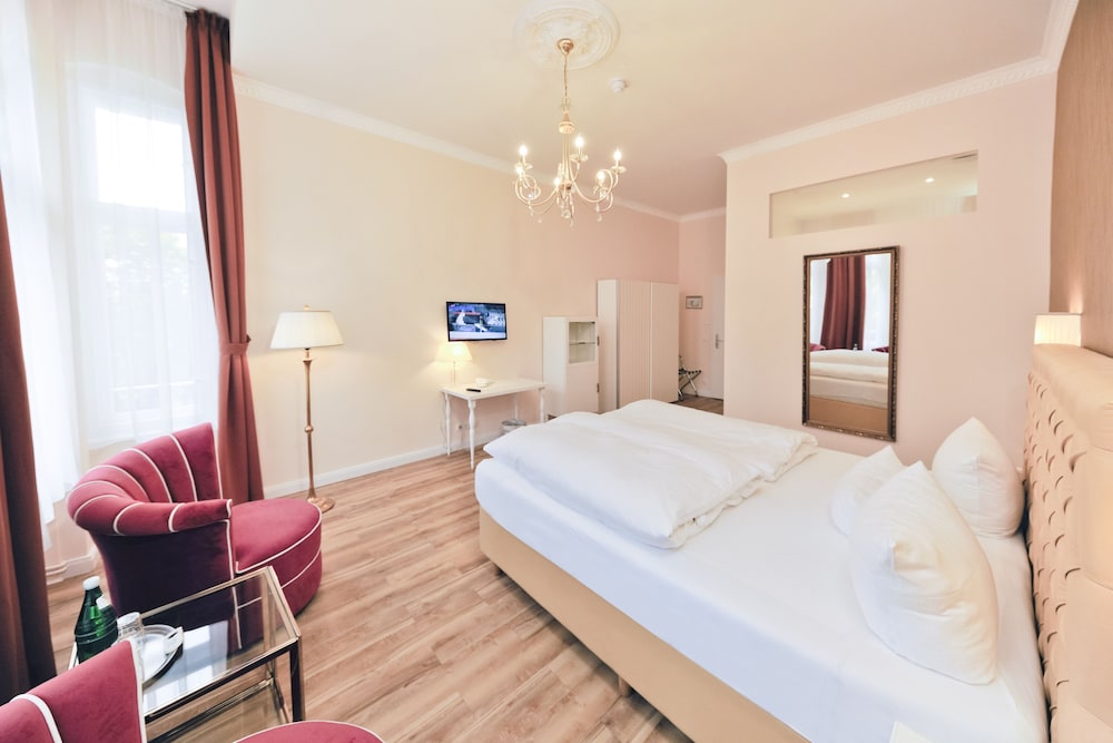 Superior Room (Online Check-In) photo 3