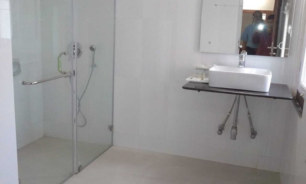 Deluxe Room - Photo 2