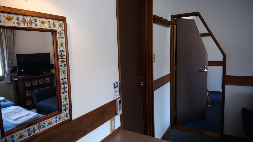 Room, Connecting Rooms (Private Bathroom) photo 2