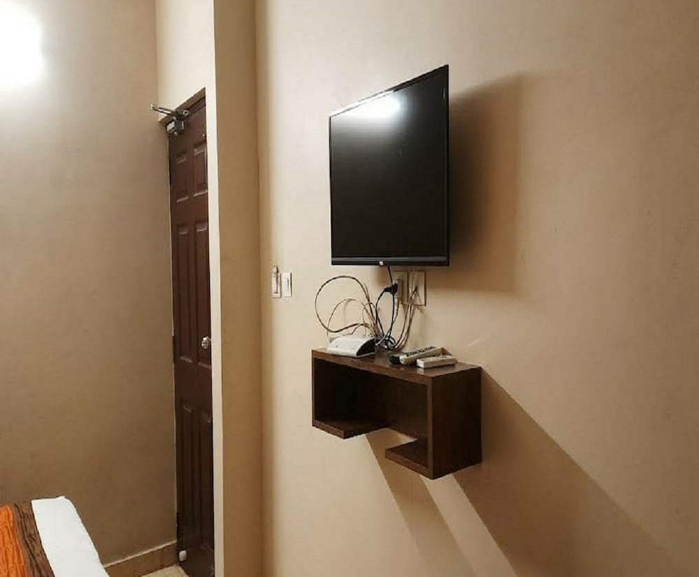 Deluxe Room - Photo 3
