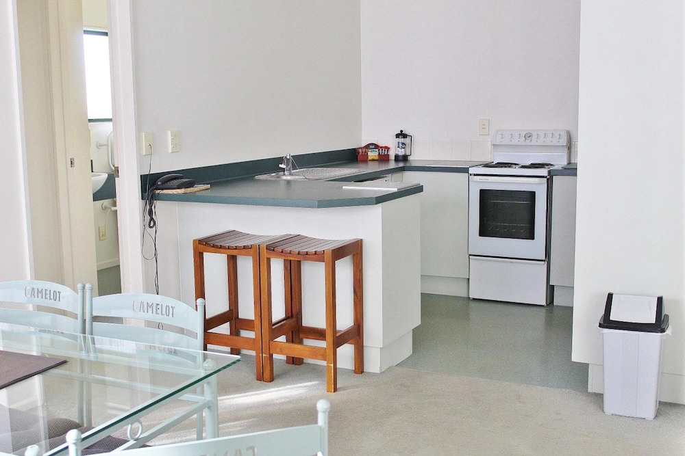 Deluxe Two-Bedroom 2 Storey Apartment photo 3