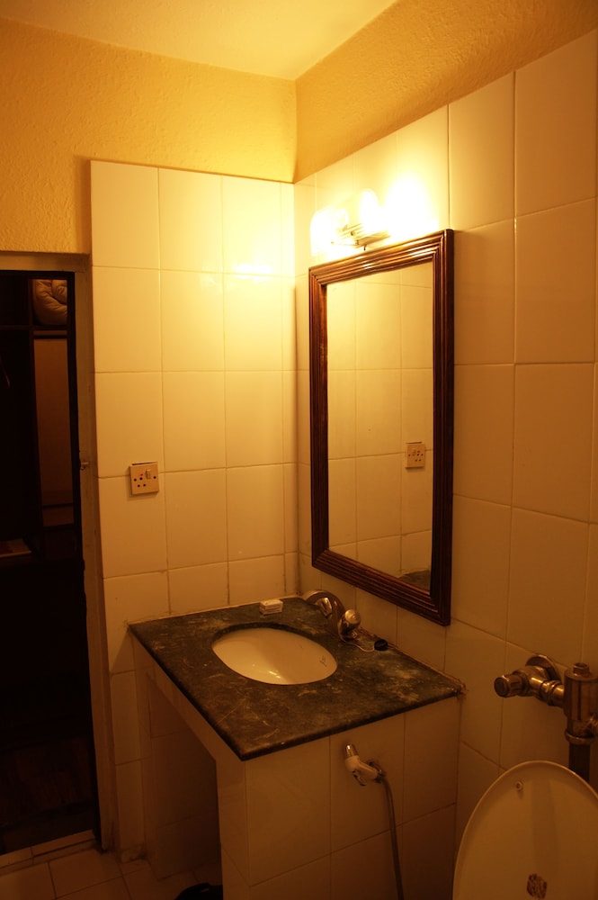 Deluxe Room - Photo 10