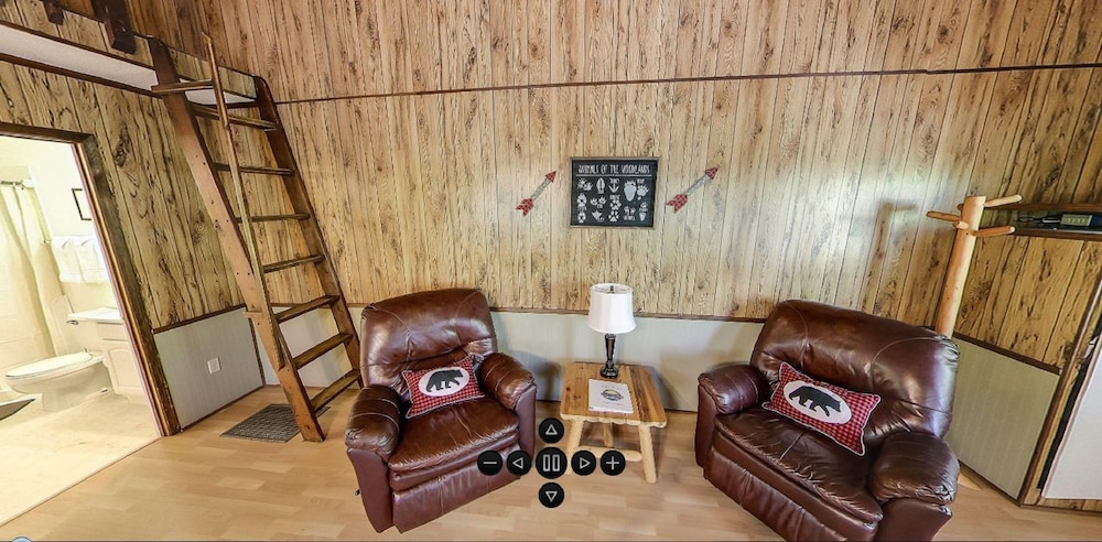 Deluxe Cabin, 1 Bedroom, Non Smoking (No Pets, Linens Included) photo 3