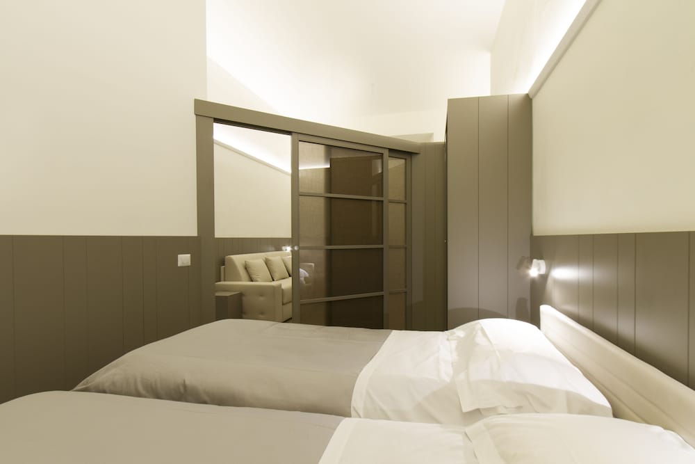 Deluxe Suite (De Luxe 4+2 people) photo 3