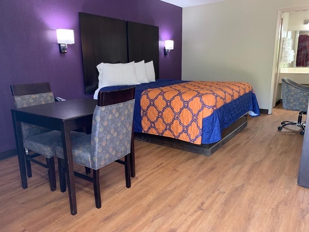 Standard Room, 1 King Bed, Non Smoking