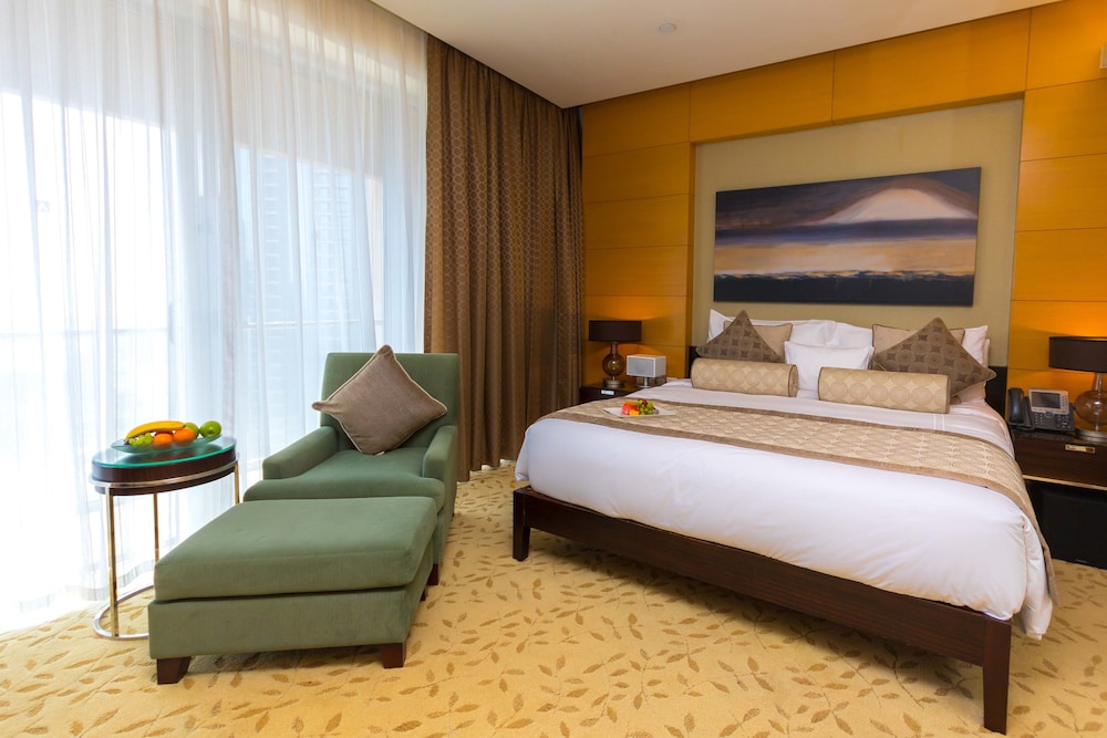 Premier Studio with Partial Burj Khalifa View photo 2