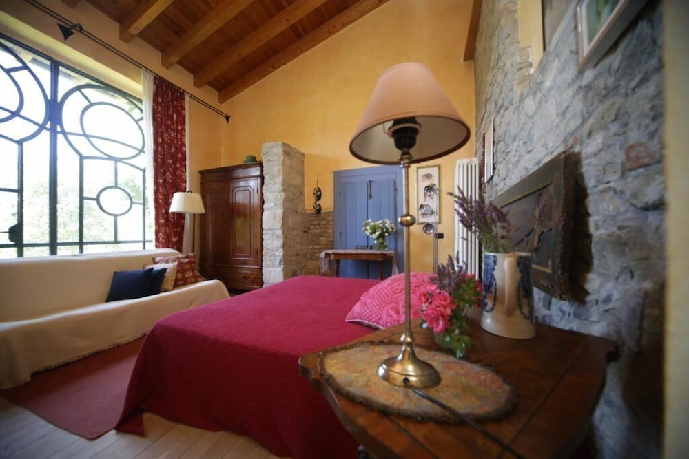 Superior Suite, Hill View