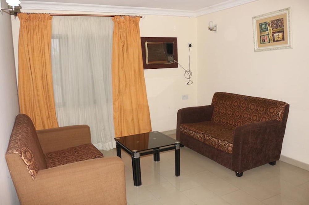 Royal Suite, 1 Queen Bed photo 3