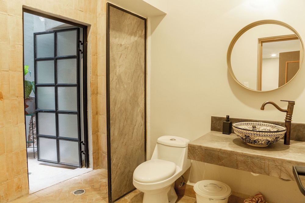 Executive Apartment, 1 Bedroom, Kitchen, Ground Floor photo 2