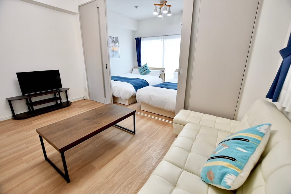 Basic Apartment - Photo 3