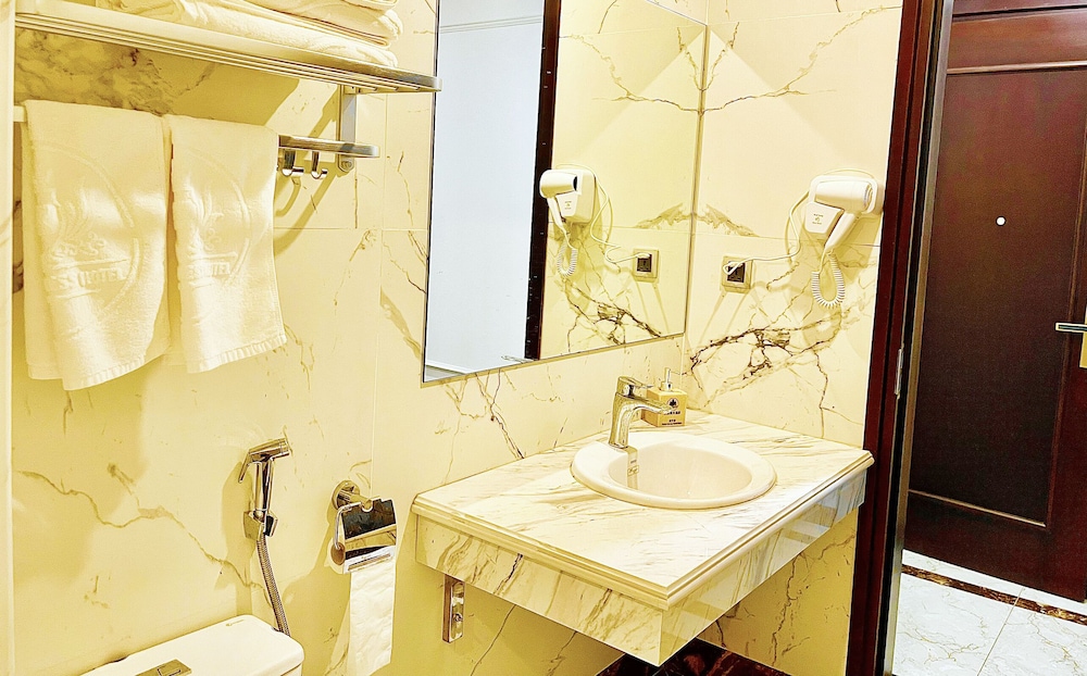 Deluxe Double Room, City View photo 3