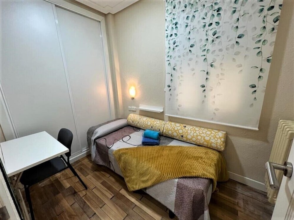 Single Room, Shared Bathroom