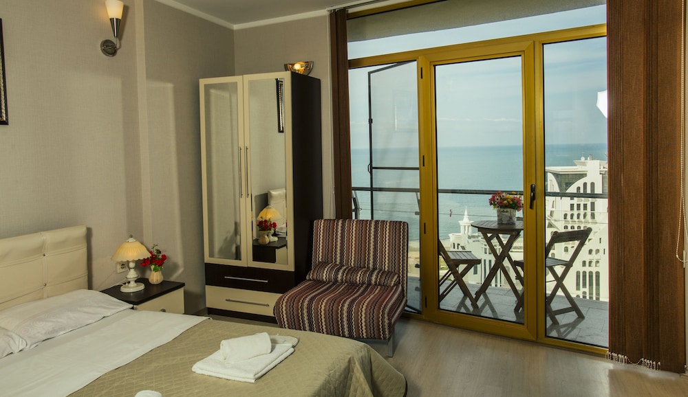 Comfort Studio, Kitchen, Beach View photo 1