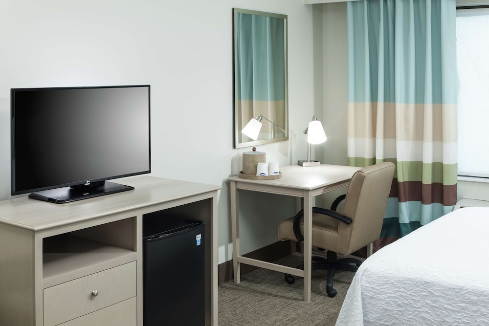 Room, 2 Queen Beds, Accessible, City View (Hearing) photo 3