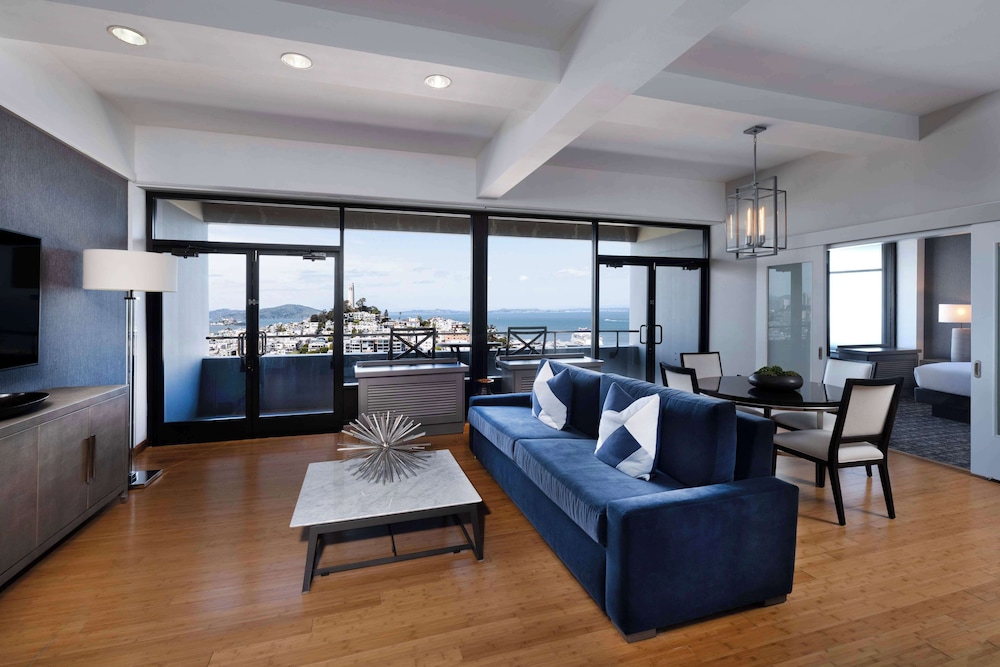 Presidential Suite, 1 King Bed, Balcony, Bay View photo 1