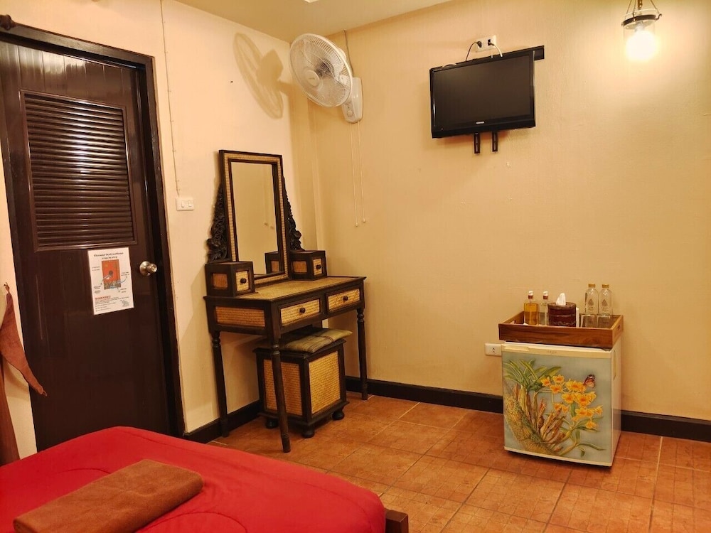 Basic Twin Room - Photo 6