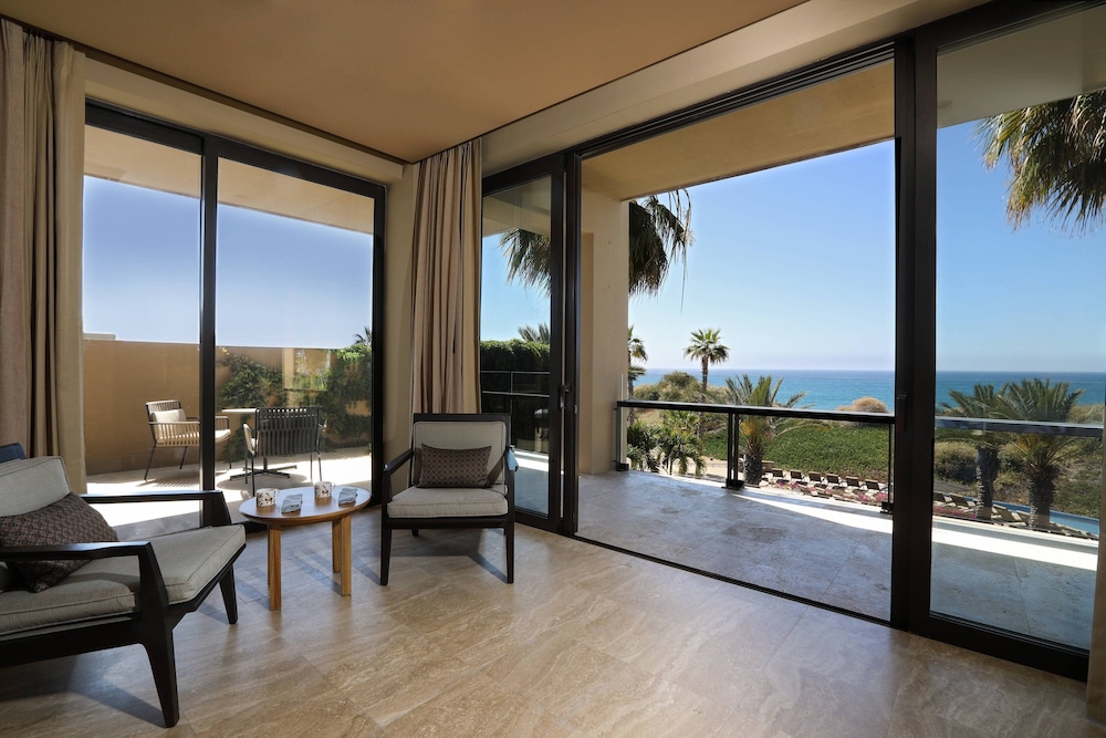 Luxury Suite, 1 King Bed With Sofa Bed, Ocean View