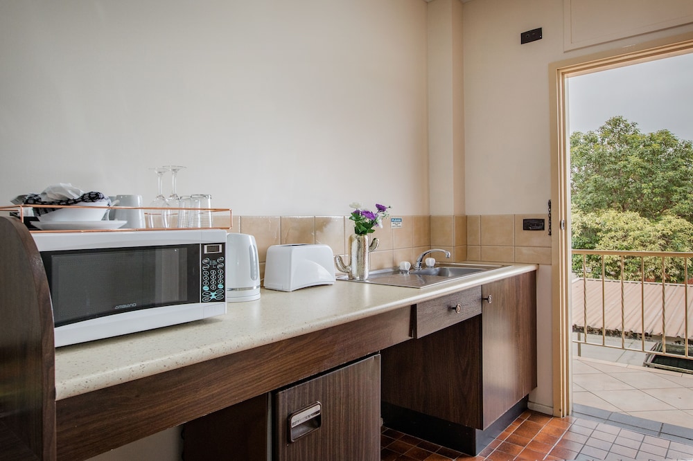 Standard Room, Non Smoking, Kitchenette photo 3
