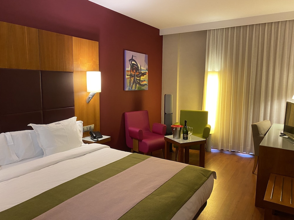 Superior Room (Single Use) - Photo 1