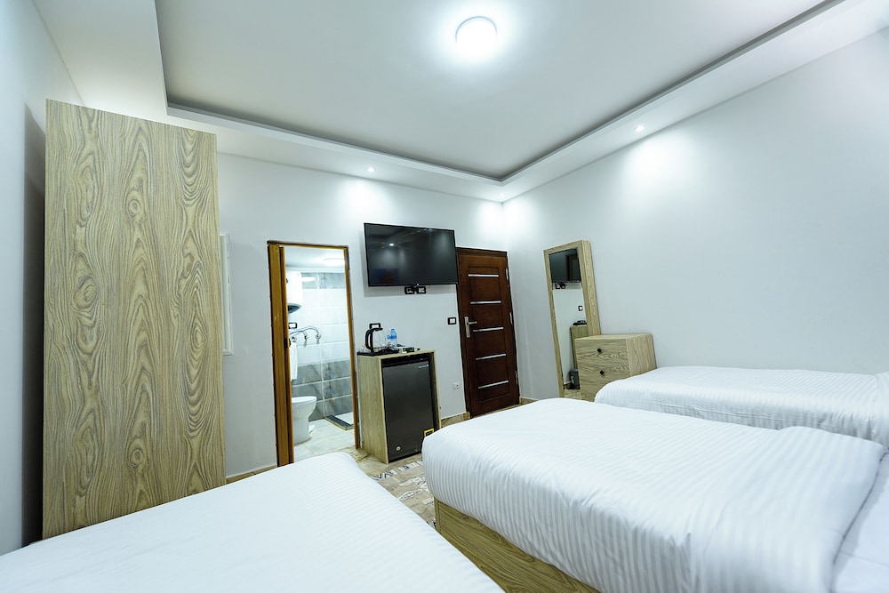 Economy Triple Room photo 1