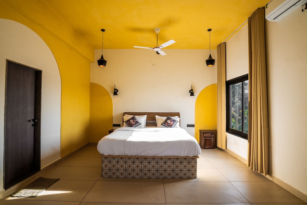 Deluxe Double Room, Garden View
