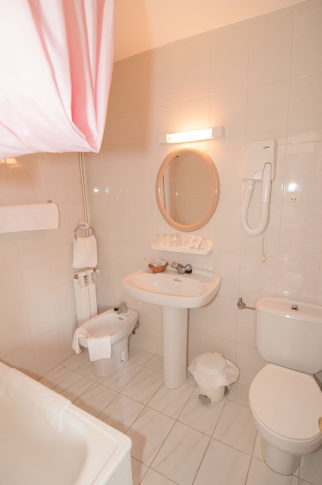 Economy Double Room, 1 Double Bed photo 2