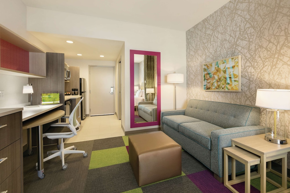 Room, 1 Queen Bed, Accessible (Hearing) - Photo 2
