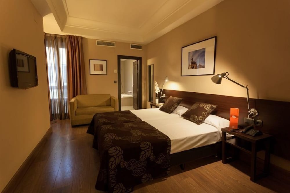 Standard Triple Room, 3 Twin Beds - Photo 4