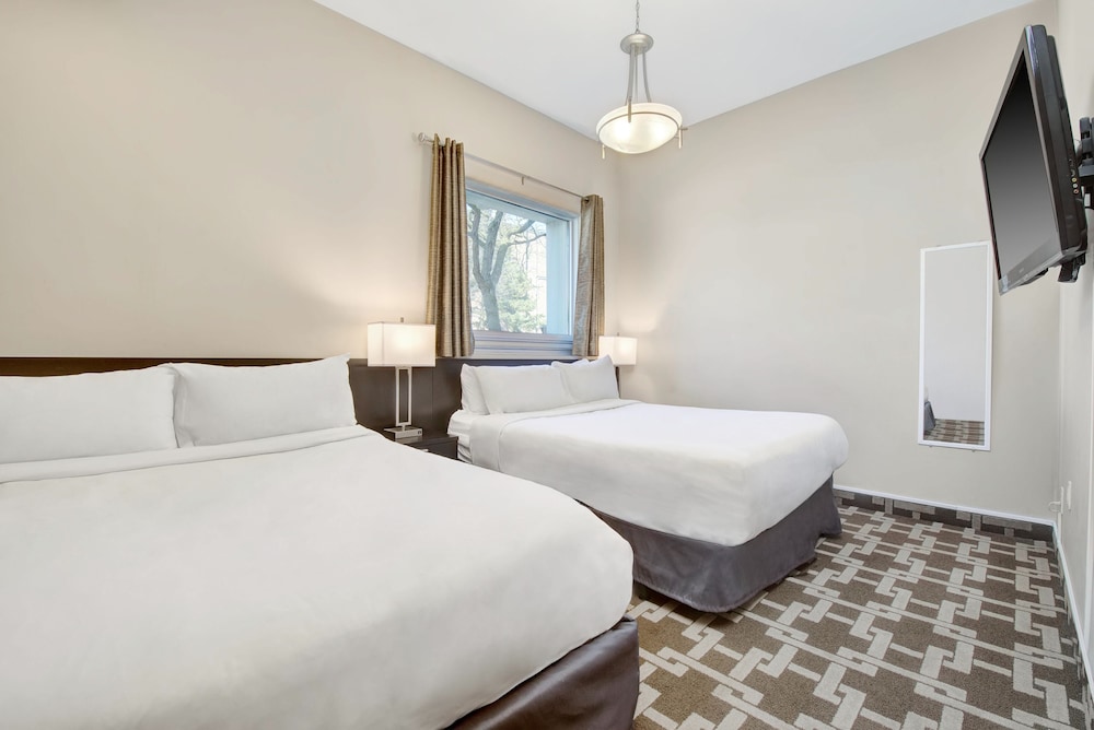 Family Suite, Multiple Beds, Kitchenette