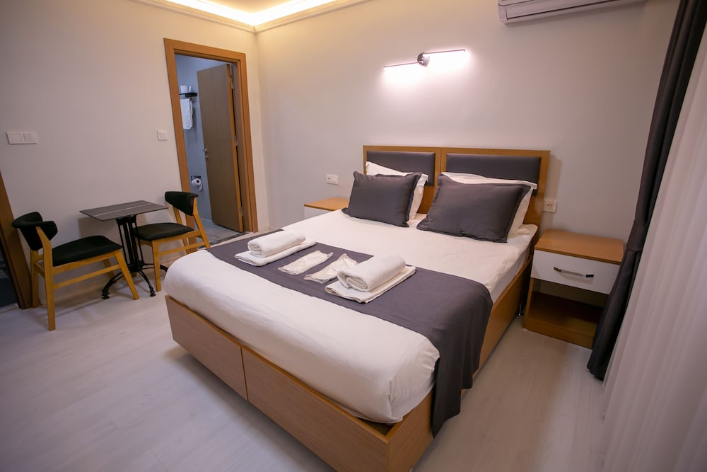 Deluxe Double or Twin Room photo 2
