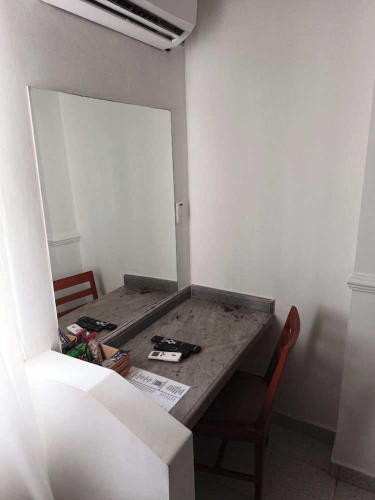 Deluxe Room, 1 King Bed - Photo 5