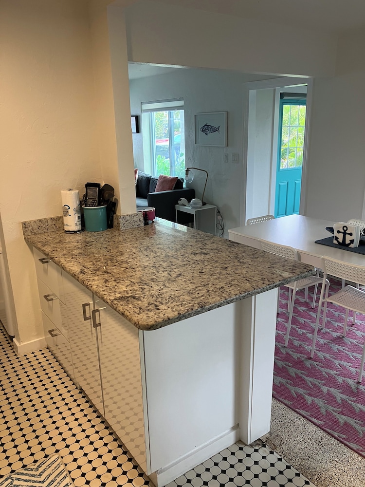 Family Cottage, Multiple Beds, Non Smoking, Beachside