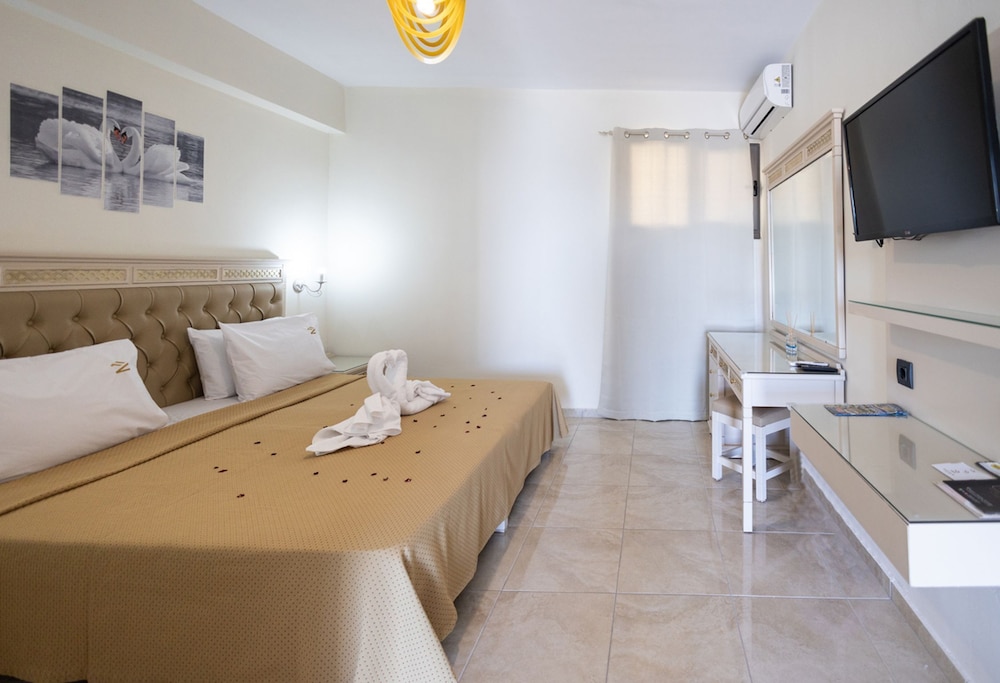 Studio Apartment with Sea View photo 1