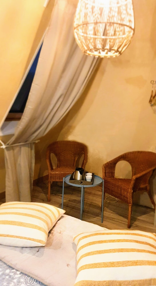 Double Room (A Fleur de Peau) photo 3