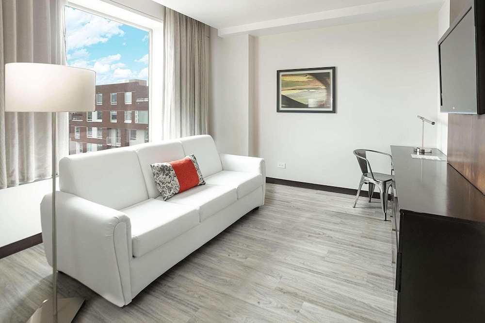 Premium Room, 1 King Bed, Non Smoking