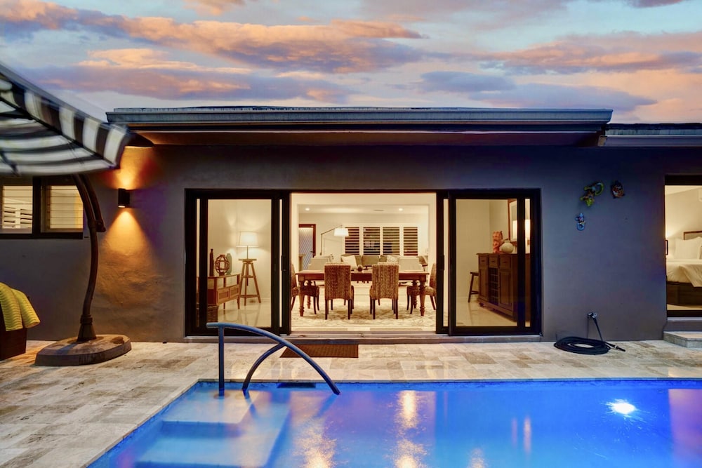 Relax in Luxury - 3 Bed 2 Bath Oasis With Pool, Foto 37