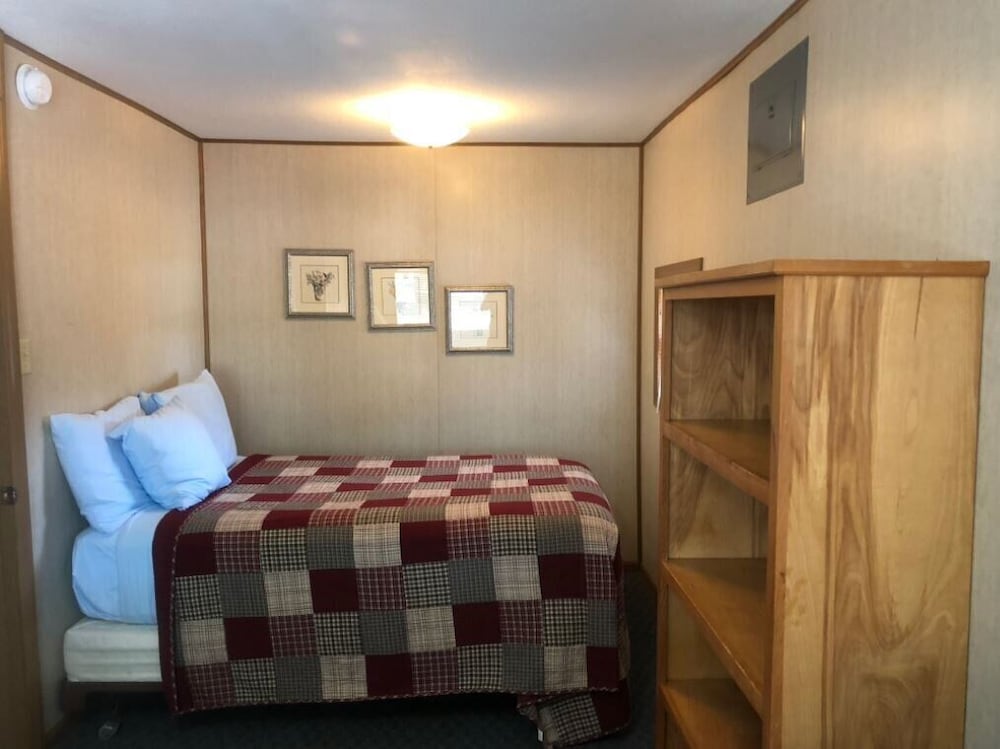 Chalet, 4 Bedrooms, Lake View photo 1