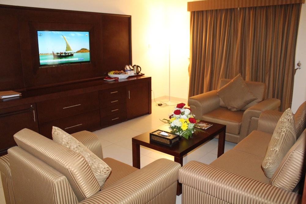Executive Suite, 1 King Bed, Sea Facing photo 3