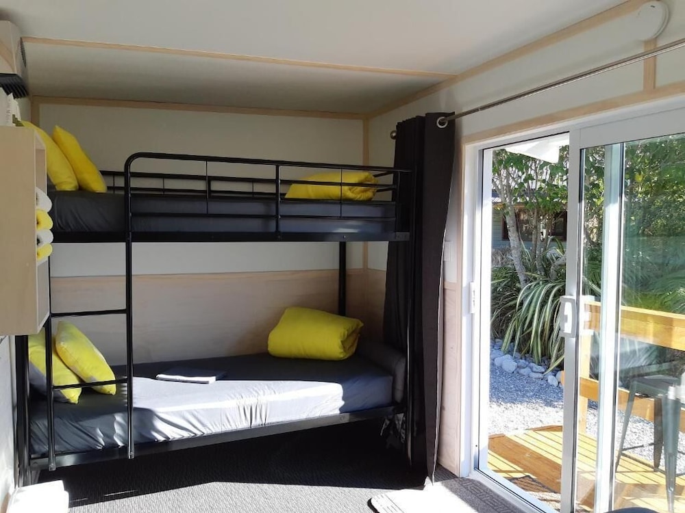 Basic Studio, Multiple Beds, Mountain View photo 1
