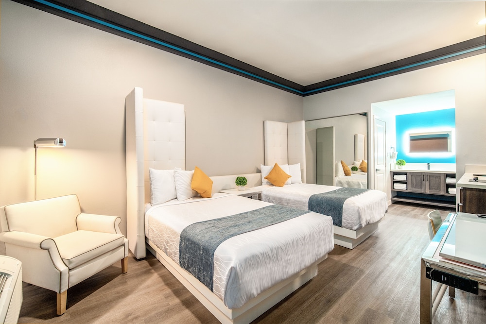 Classic Room, 2 Double Beds, Accessible