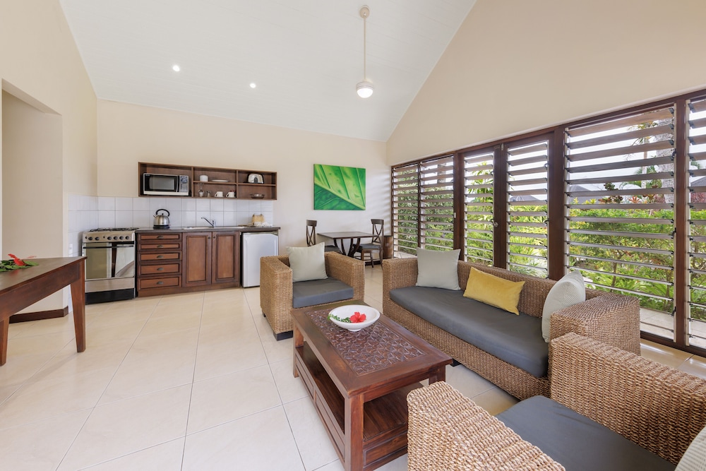 Standard Apartment, Private Pool, Garden View - Photo 6