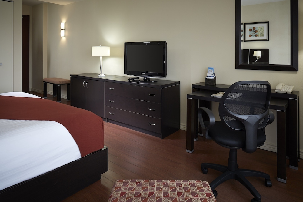 Standard Room, 1 King Bed - Photo 1