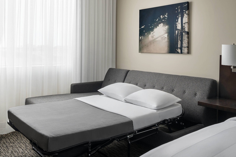 Club Room, 1 King Bed with Sofa bed
