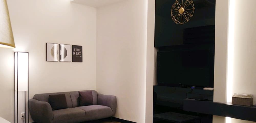 Room, 1 Bedroom (Innocent) - Photo 3
