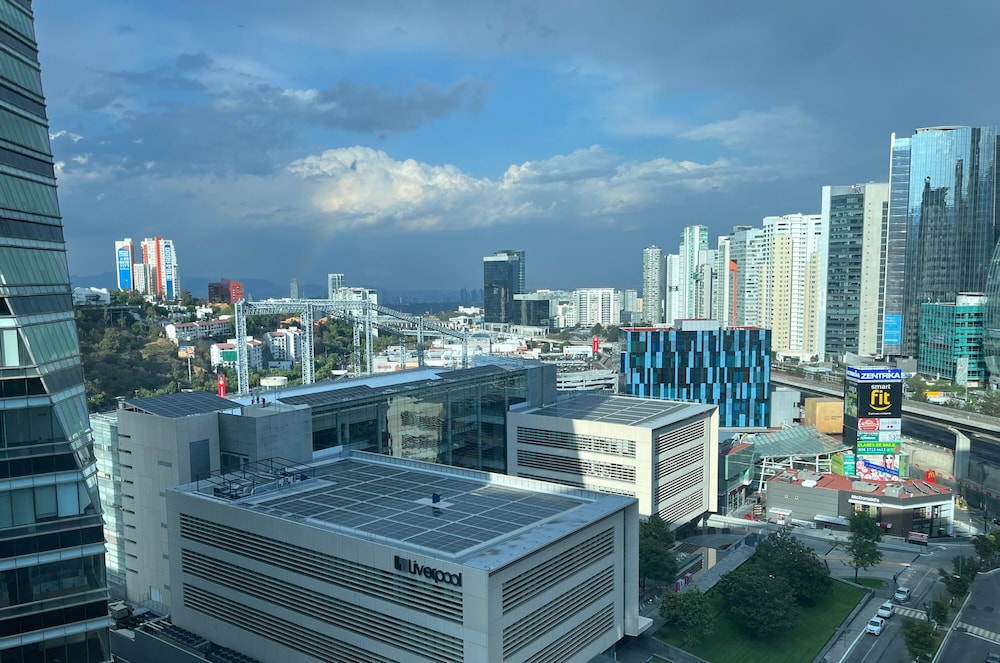 Deluxe Room, 1 King Bed, City View - Photo 4
